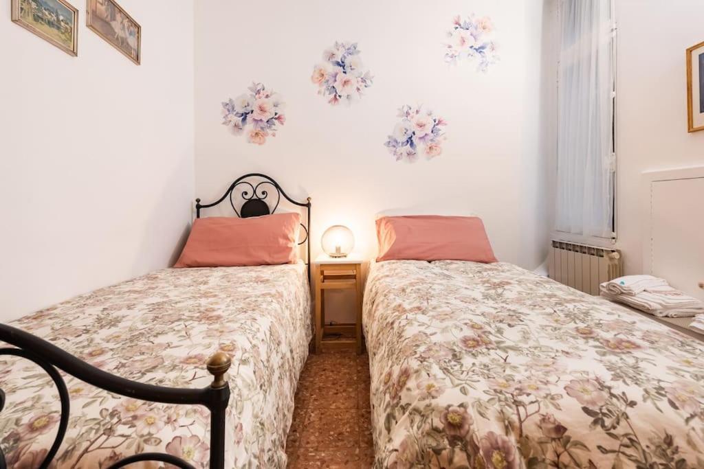 Ca' Della Madoneta - Vista Canale Venesia Bagian luar foto